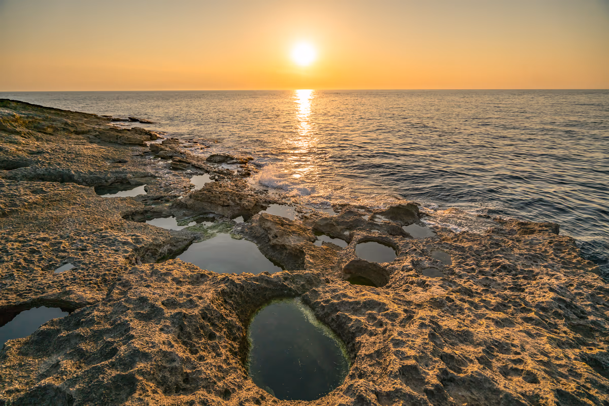 投稿写真：平根崎の波蝕甌穴群【佐渡島】