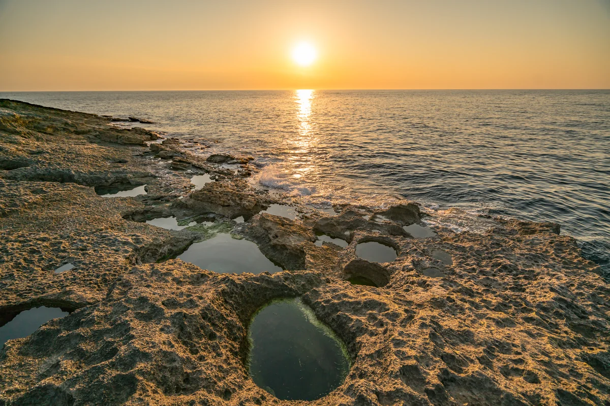 投稿写真：平根崎の波蝕甌穴群【佐渡島】