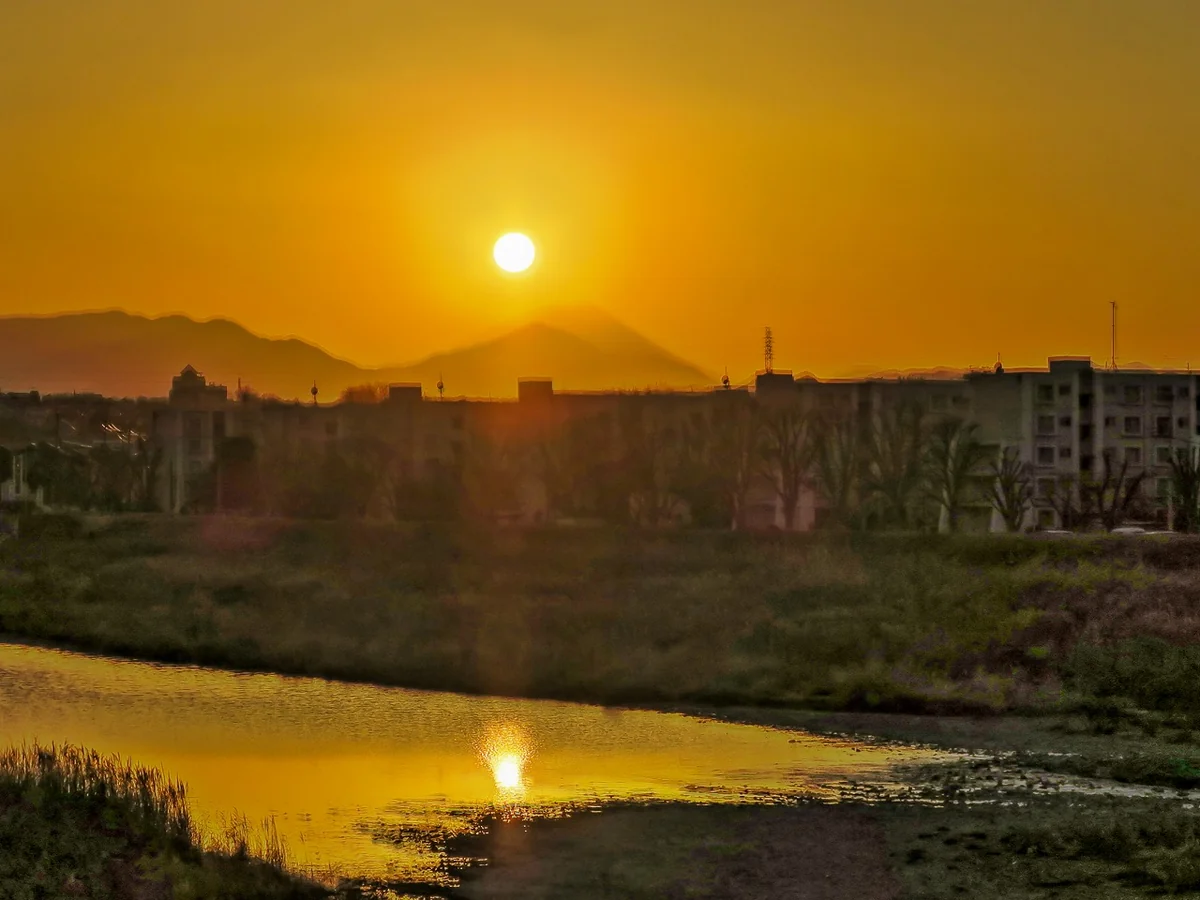 投稿写真：夕日リフレクション