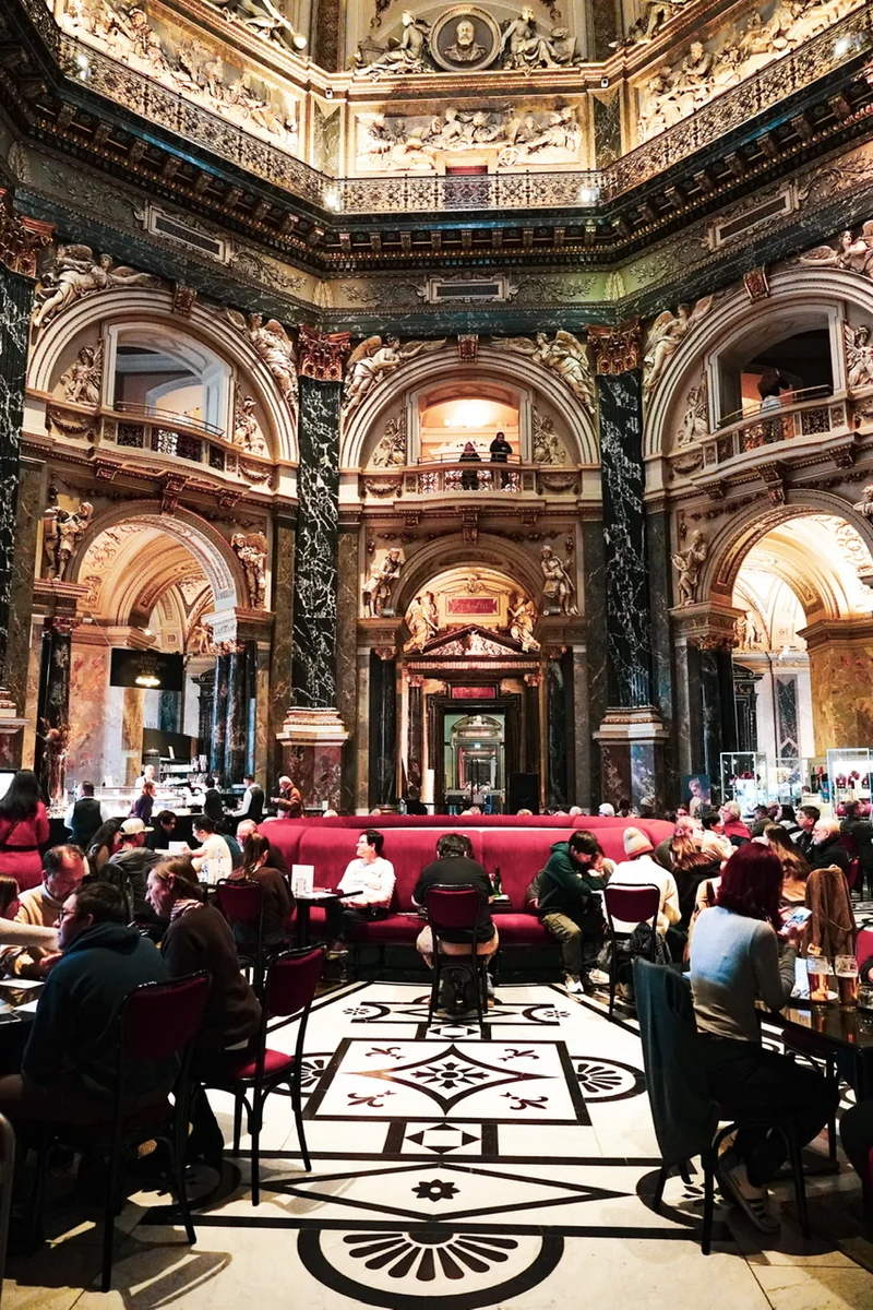 投稿写真：世界一美しいカフェ　ウィーン美術史美術館