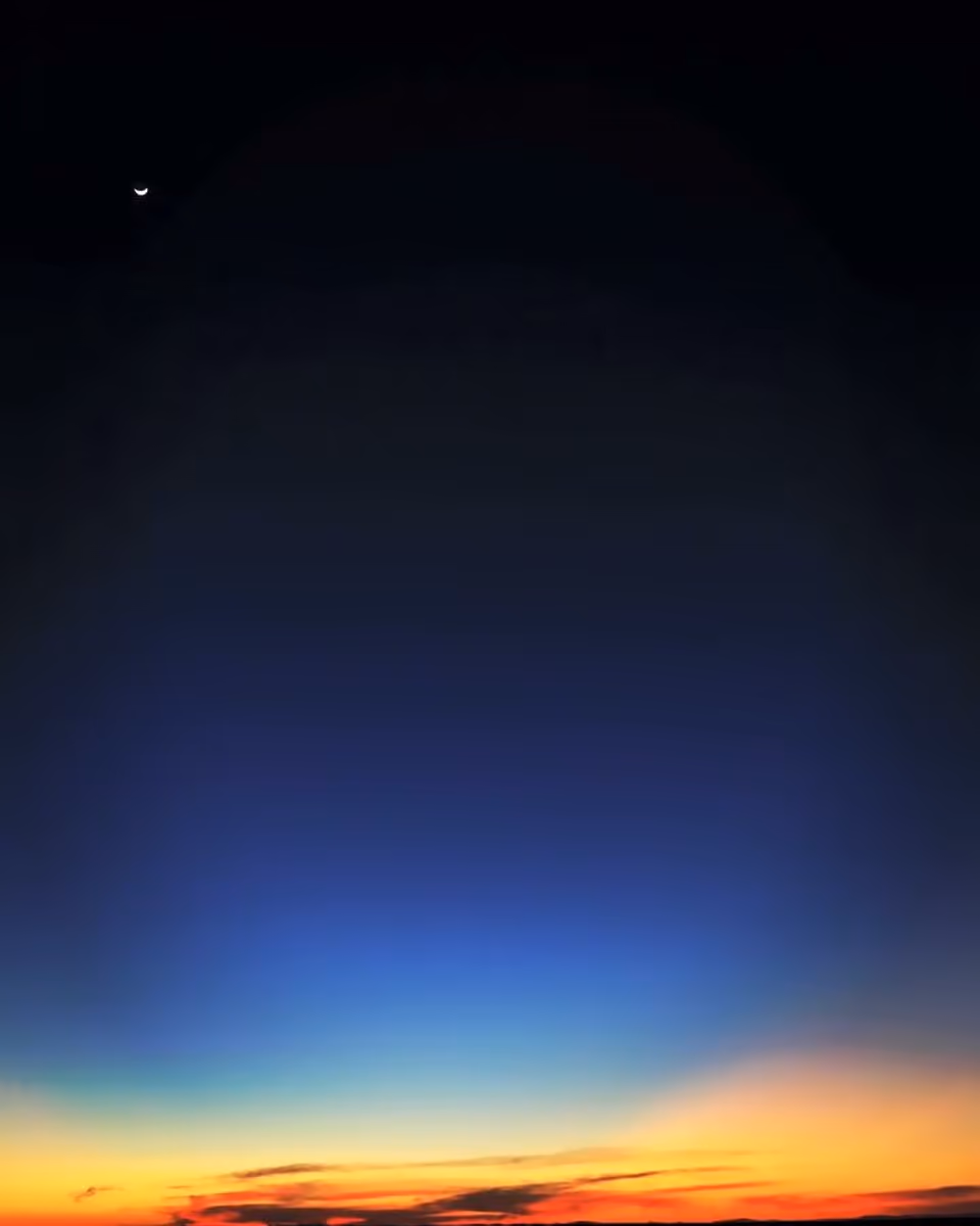 投稿写真：昼と夜の境目