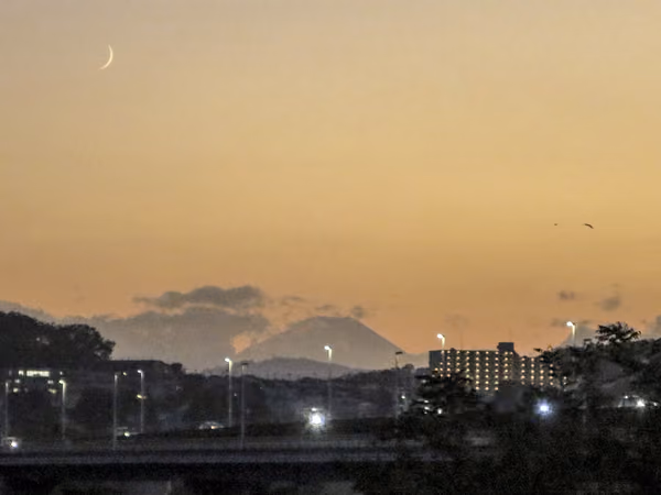 投稿：夕富士と三日月