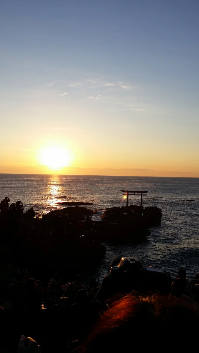 投稿写真：光の玉が鳥居へ！