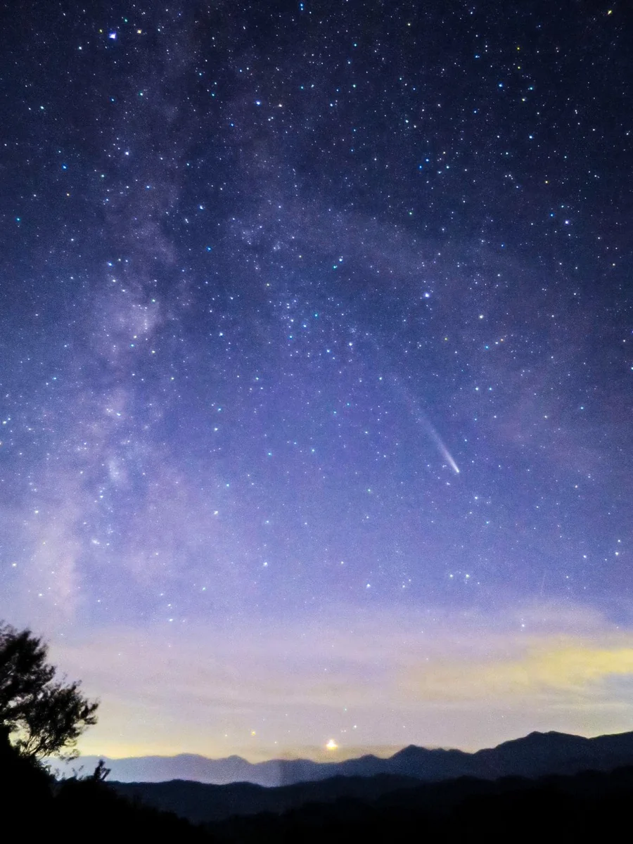 投稿写真：天の川と紫金山・アトラス彗星
