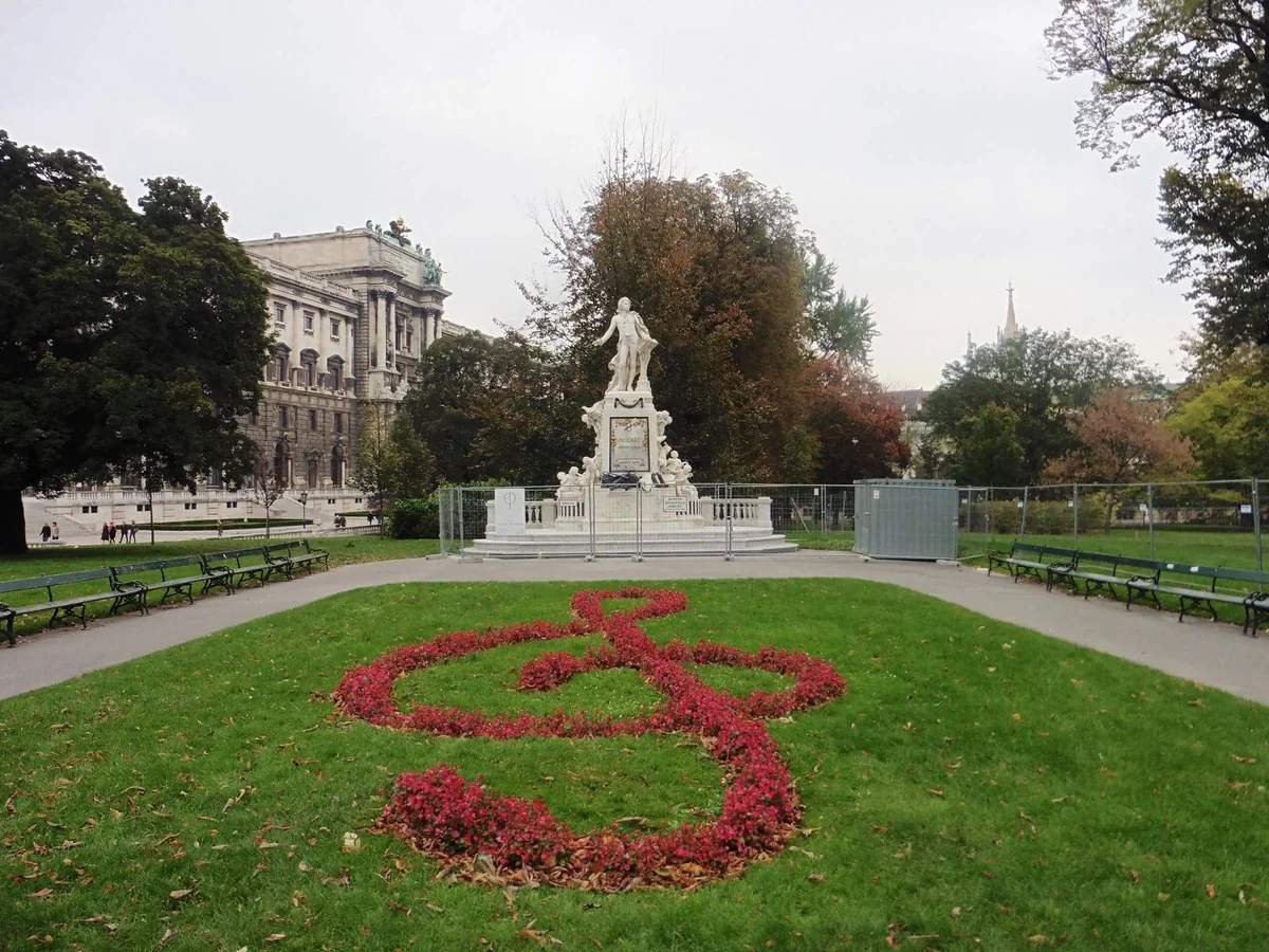 投稿写真：モーツァルト像🎶