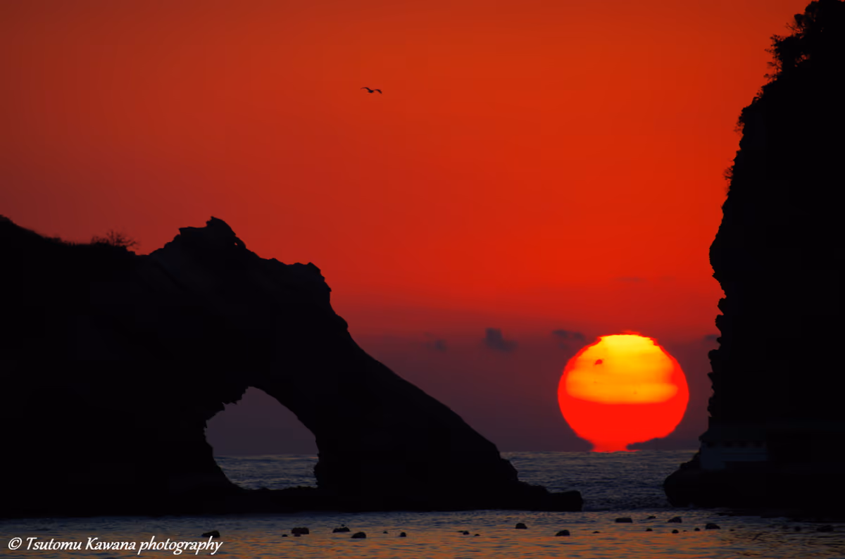 投稿写真：安房の国浮島に沈む、だるま夕陽遥かなり。