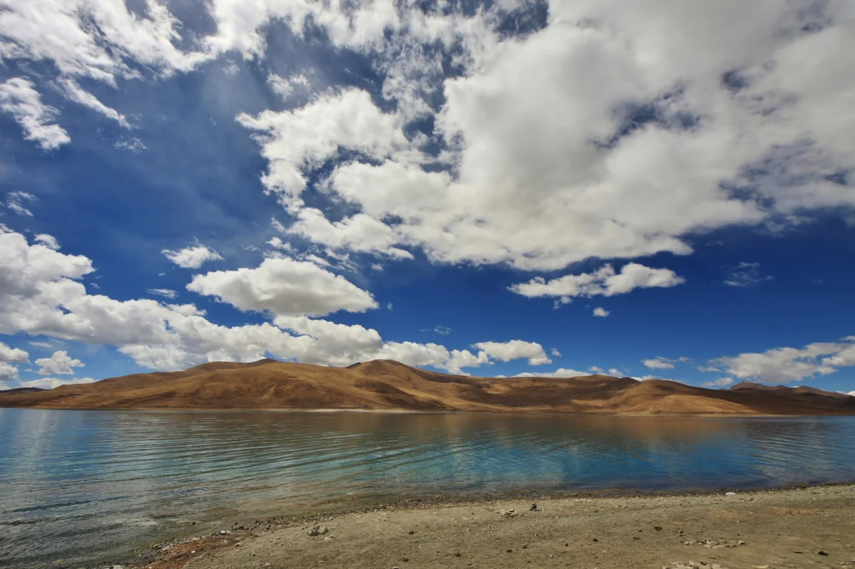 投稿写真：ヤムドク湖　湖畔