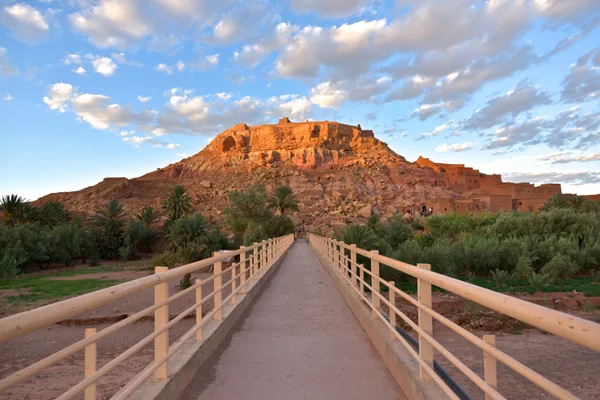 投稿：アイトベンハッドゥ