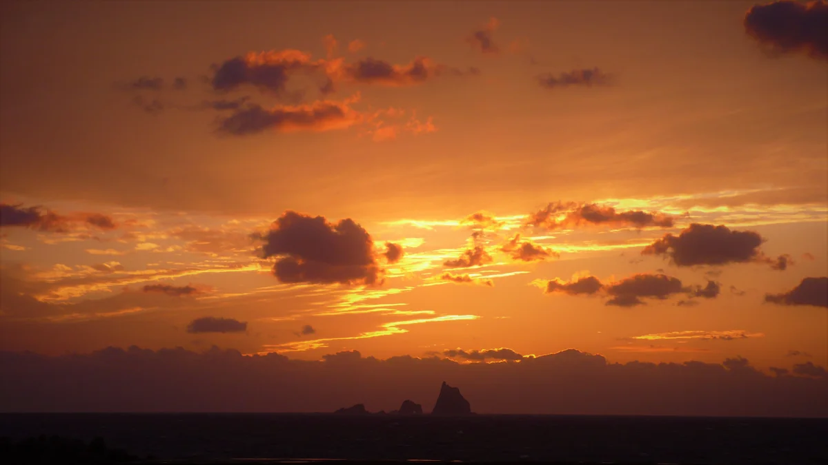 投稿写真：三本岳と夕陽