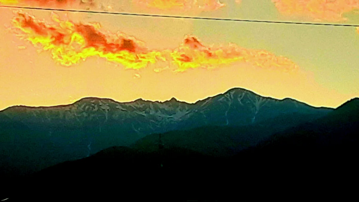 投稿写真：夕焼けの標高3000m級の中央アルプス宝剣岳