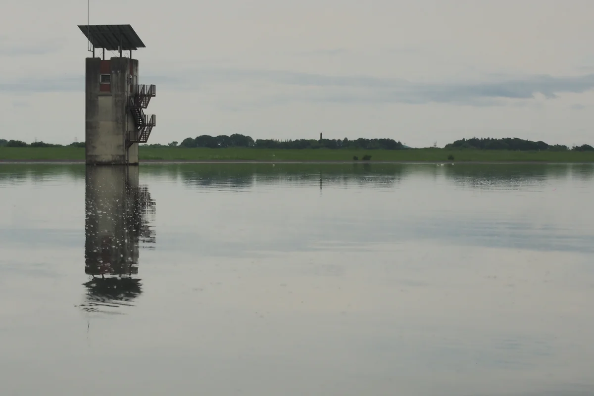 投稿写真：水の上の構造物