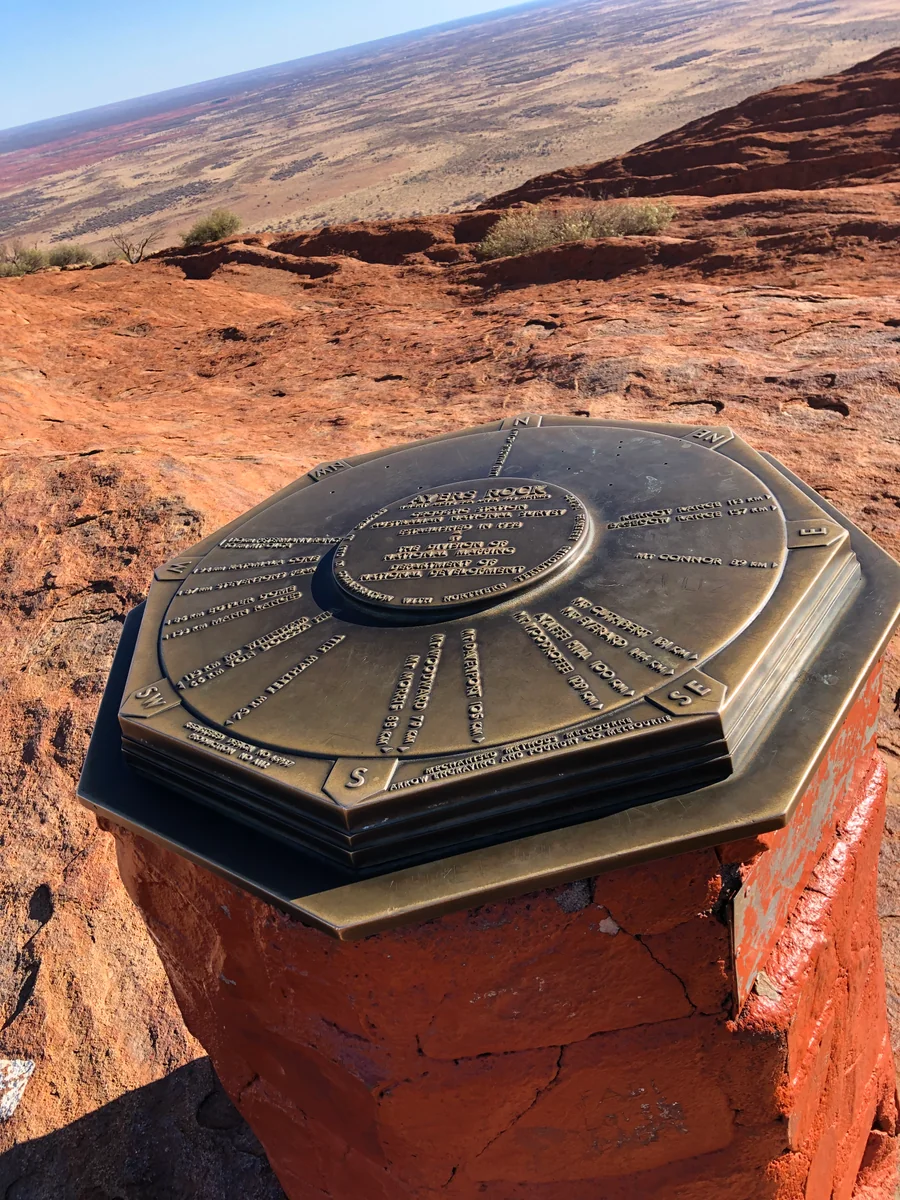 投稿写真：ウルルの山頂です