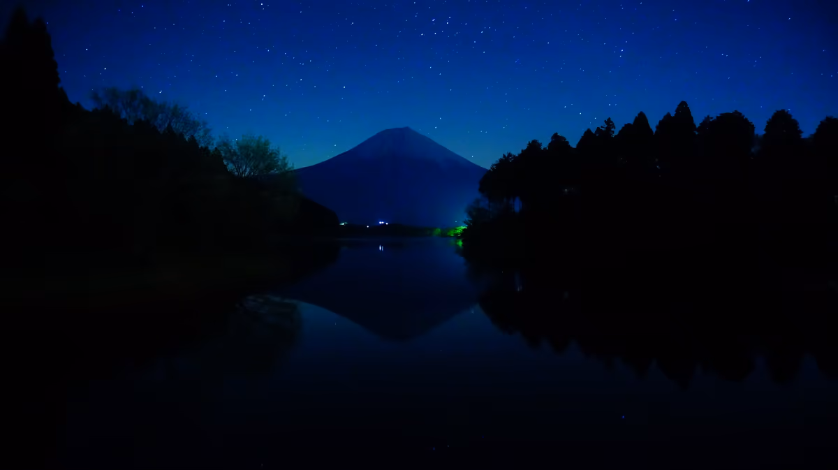 投稿写真：田貫湖から深夜の逆さ富士
