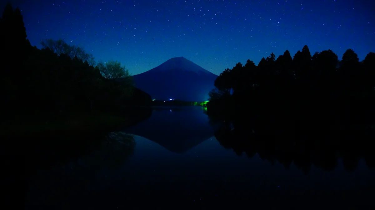 投稿写真：田貫湖から深夜の逆さ富士