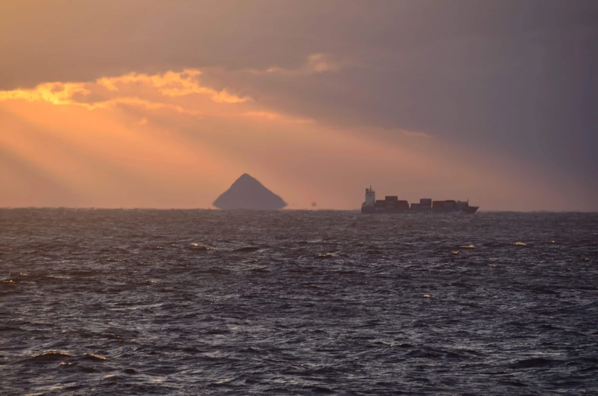投稿写真：太平洋　冬の光芒