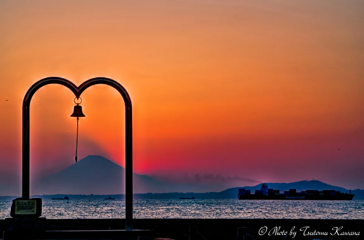 投稿写真：千葉県富津浜金谷港・恋人の聖地のたそがれ。