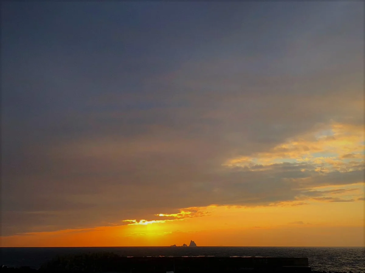 投稿写真：三本岳と夕陽