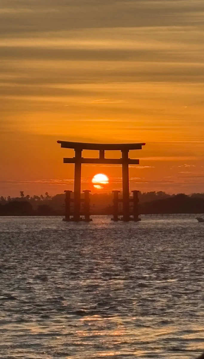 投稿写真：弁天島の鳥居と夕日