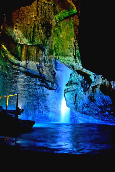 投稿：滝観洞　天の岩戸の滝