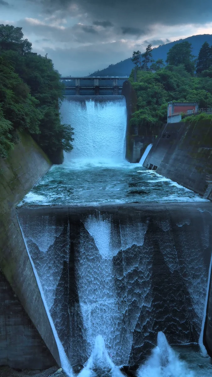 投稿写真：小河内ダム　夏の放水