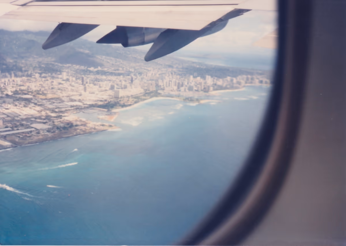 投稿写真：飛行機の窓から見たワイキキ方面