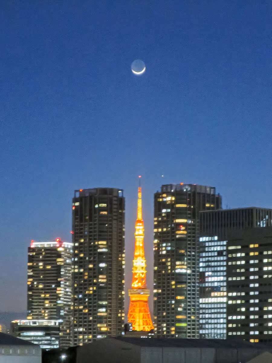 投稿写真：三日月と水星と東京タワー