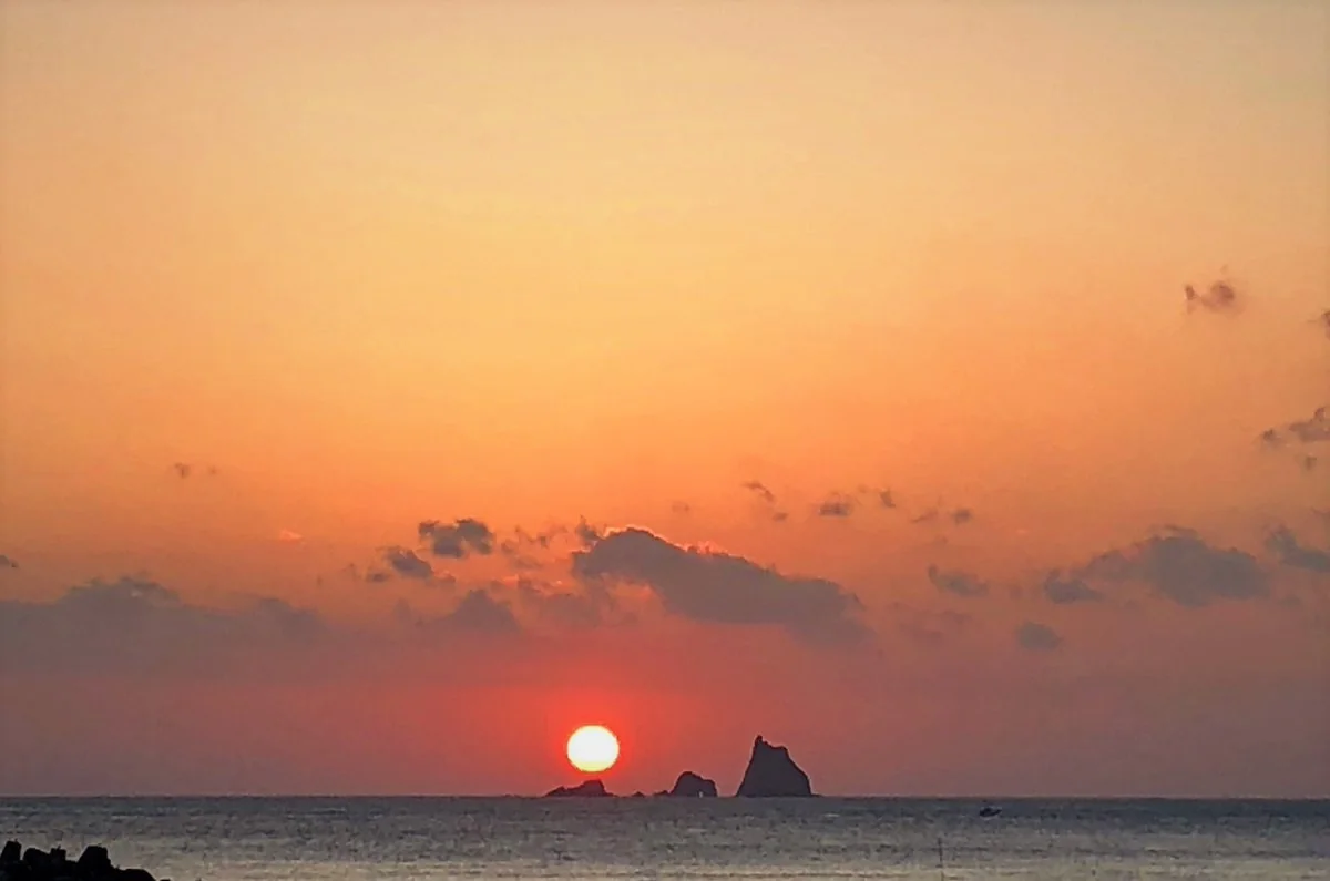 投稿写真：三本岳に太陽が沈むサンセット
