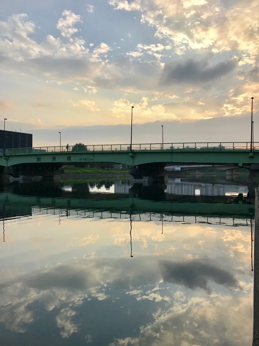 投稿写真：秋の訪れが、足元の運河にも🎵