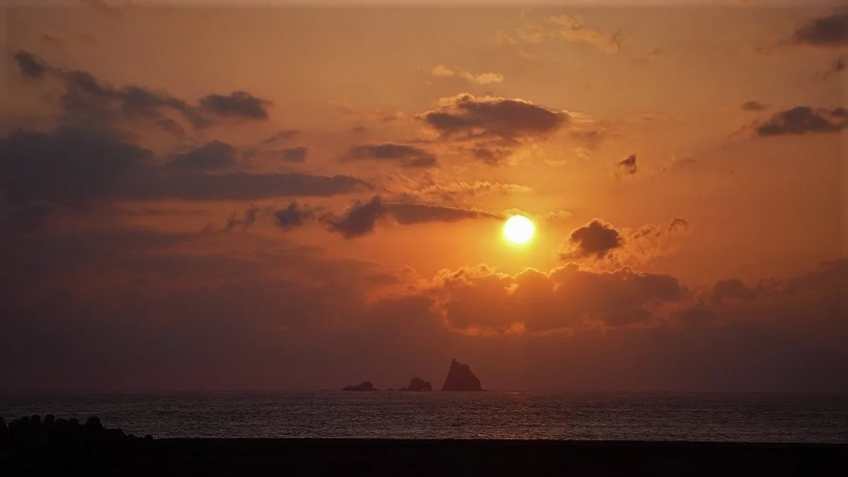 投稿写真：三本岳と夕陽