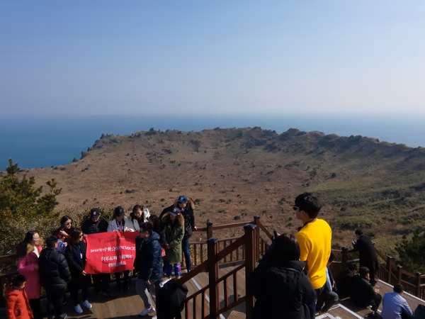 投稿：韓国・済州島「城山日出峯」山頂の眺め