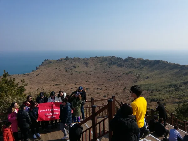投稿：韓国・済州島「城山日出峯」山頂の眺め