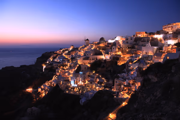 投稿：サントリーニ島　イアの夜景