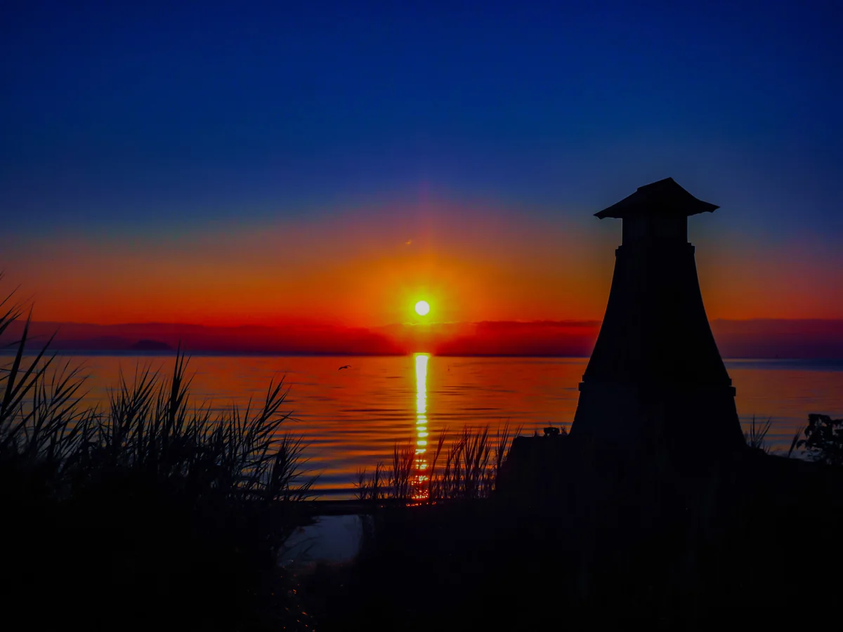 投稿写真：湖畔来光