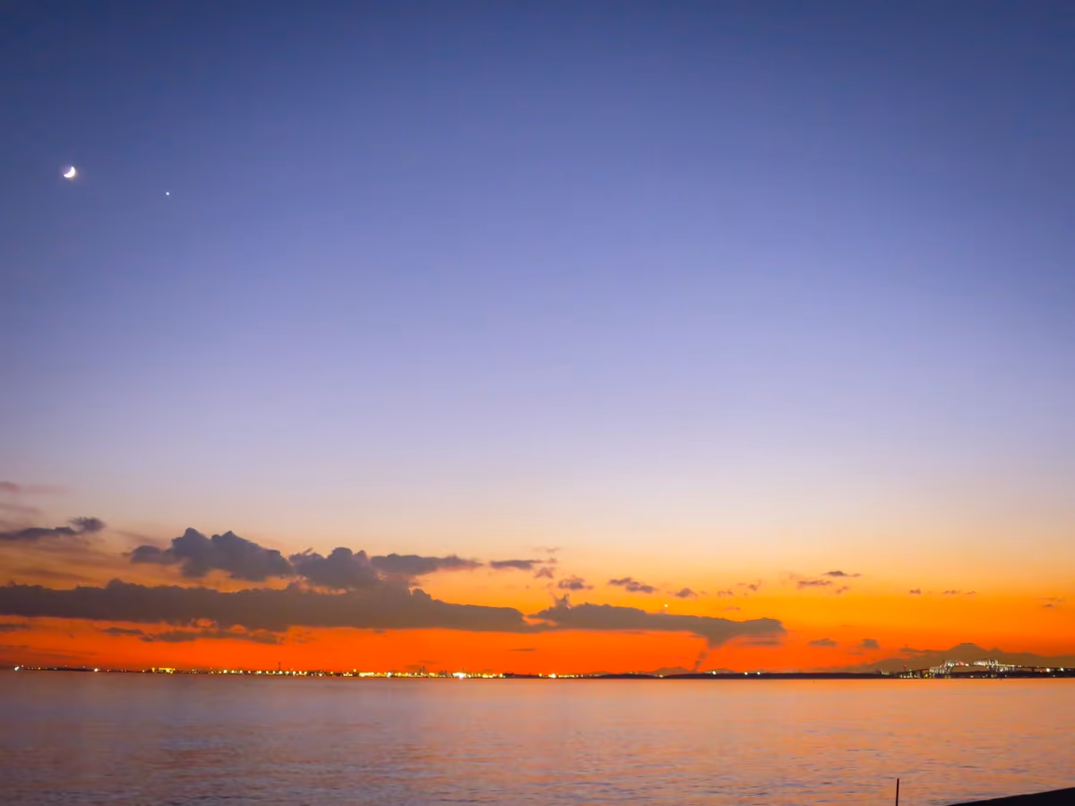 投稿写真：最接近の五日月と宵の明星とゲートブリッジと夕富士