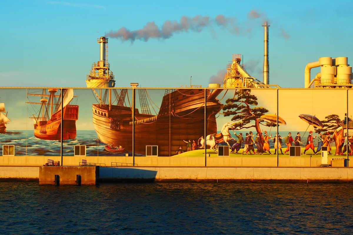 投稿写真：港の壁画