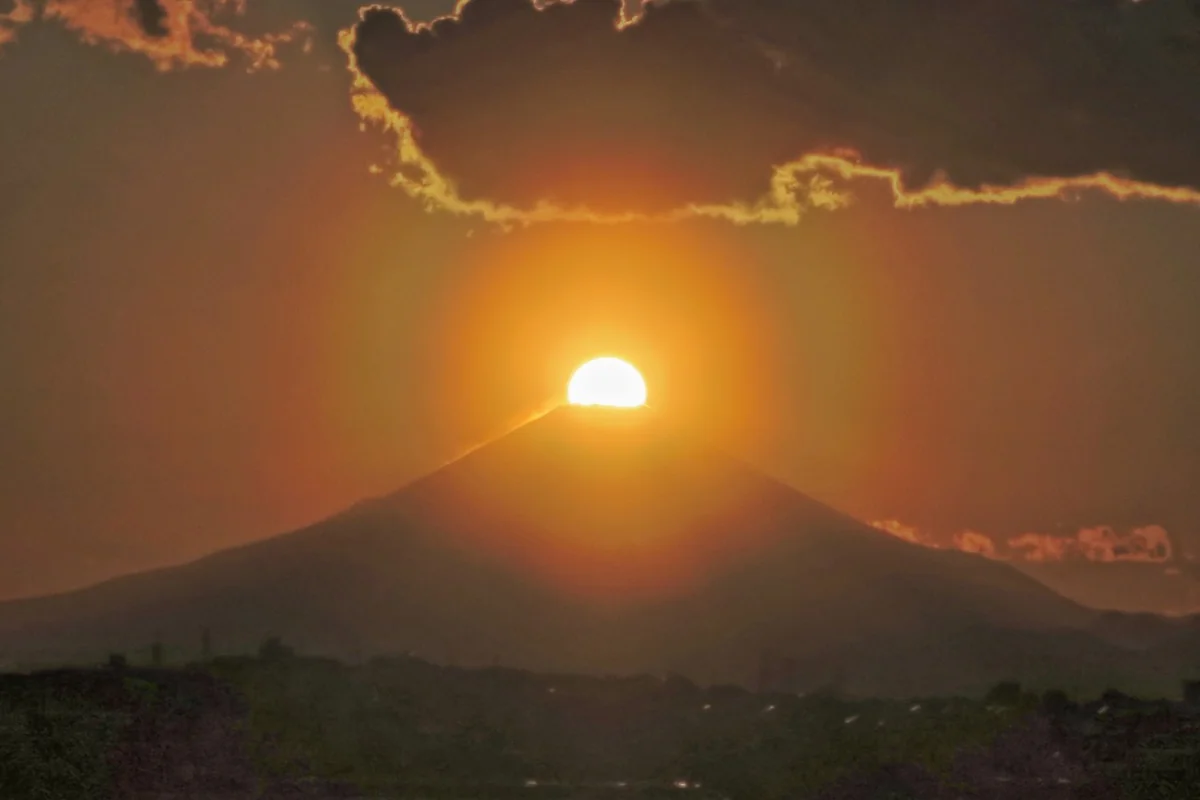投稿写真：多重花粉光環付きダイヤモンド富士