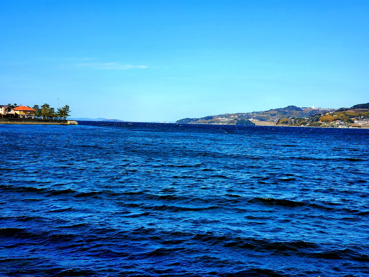 投稿写真：濃い海の青