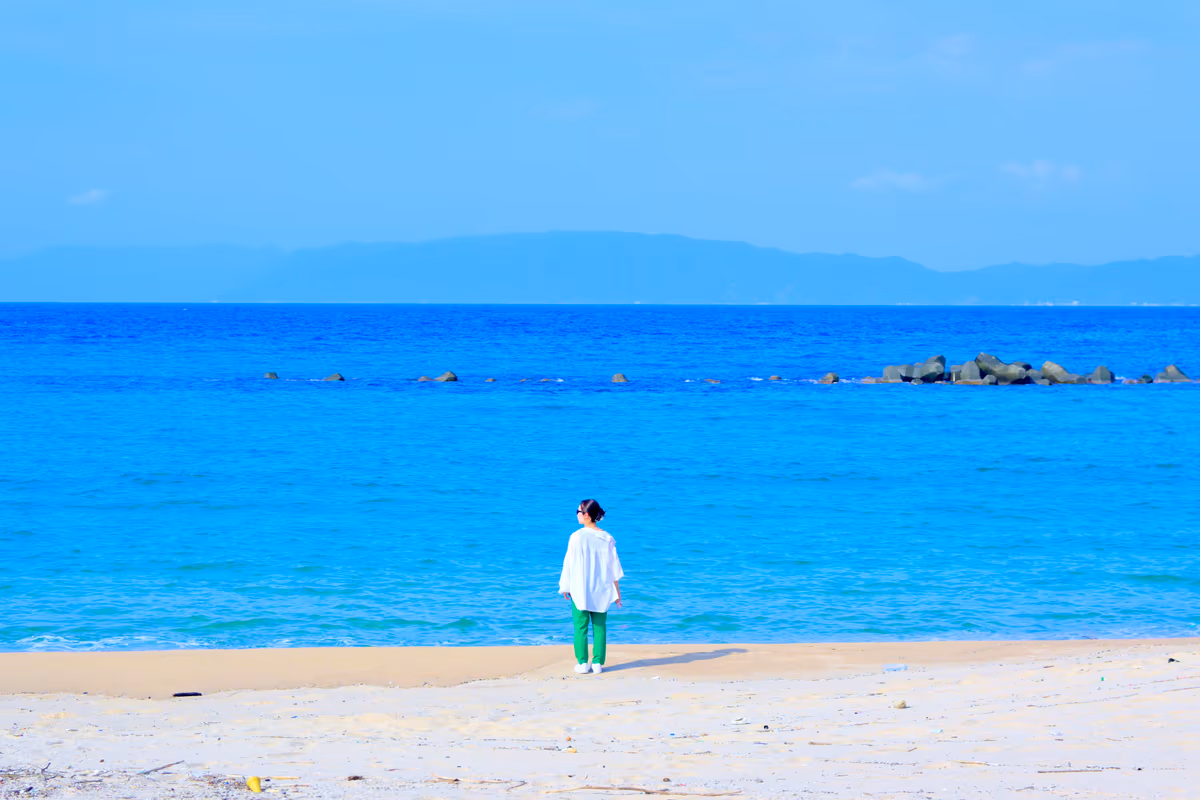 投稿写真：どこまでも続く青すぎる海