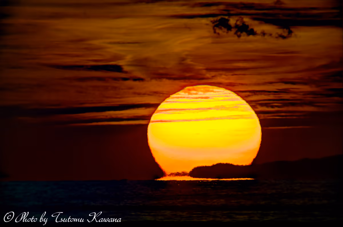 投稿写真：南房総から、伊豆半島へ沈む「だるま夕陽」