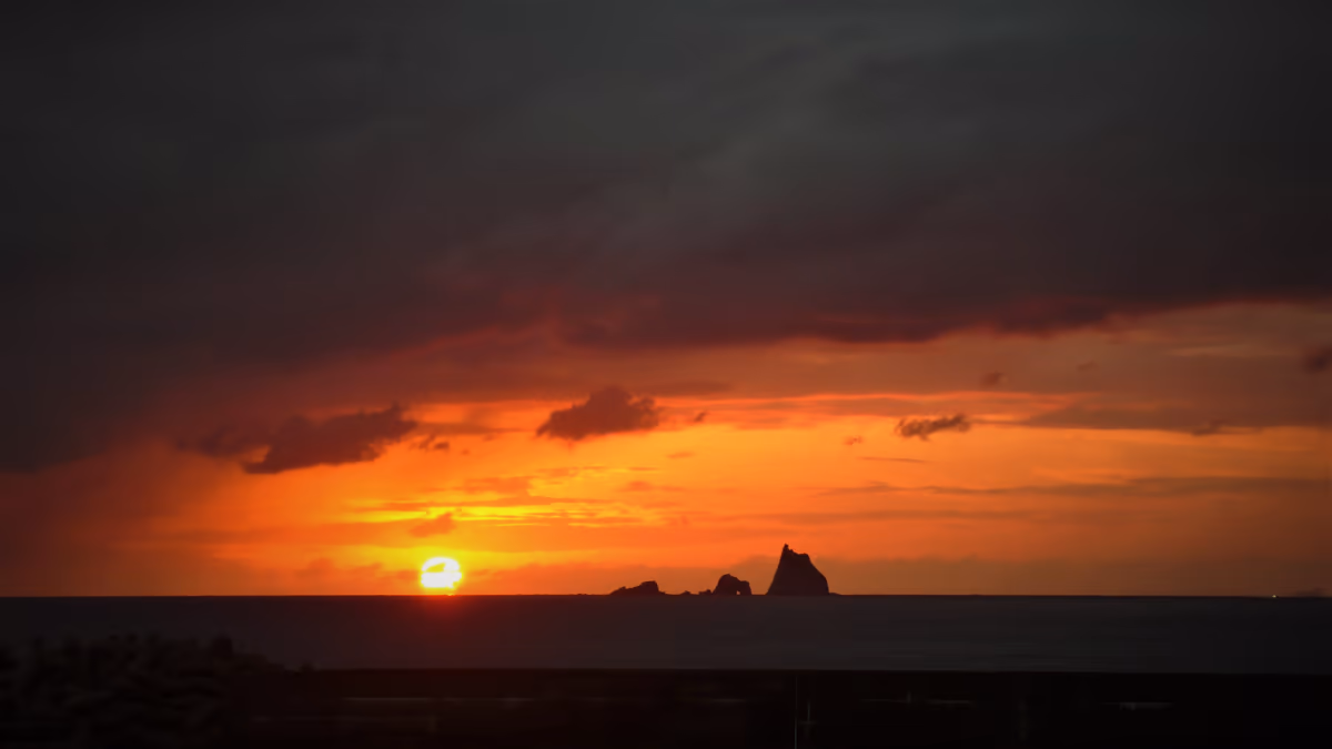 投稿写真：三本岳と夕陽