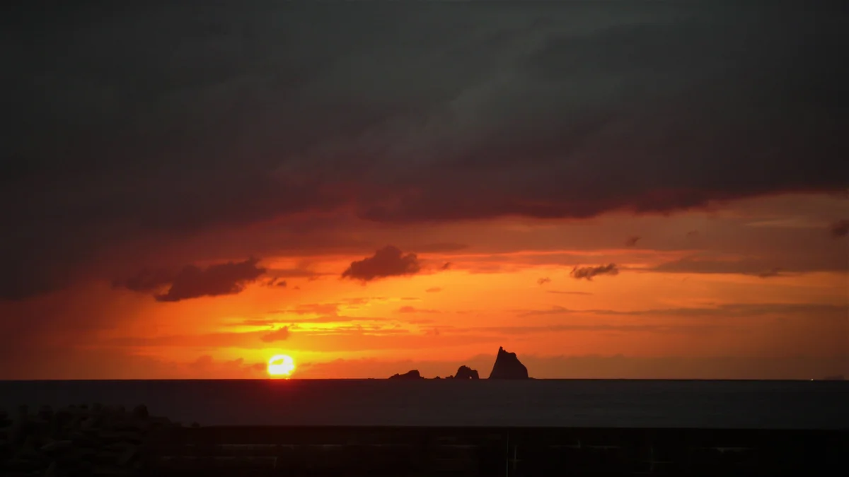 投稿写真：三本岳と夕陽