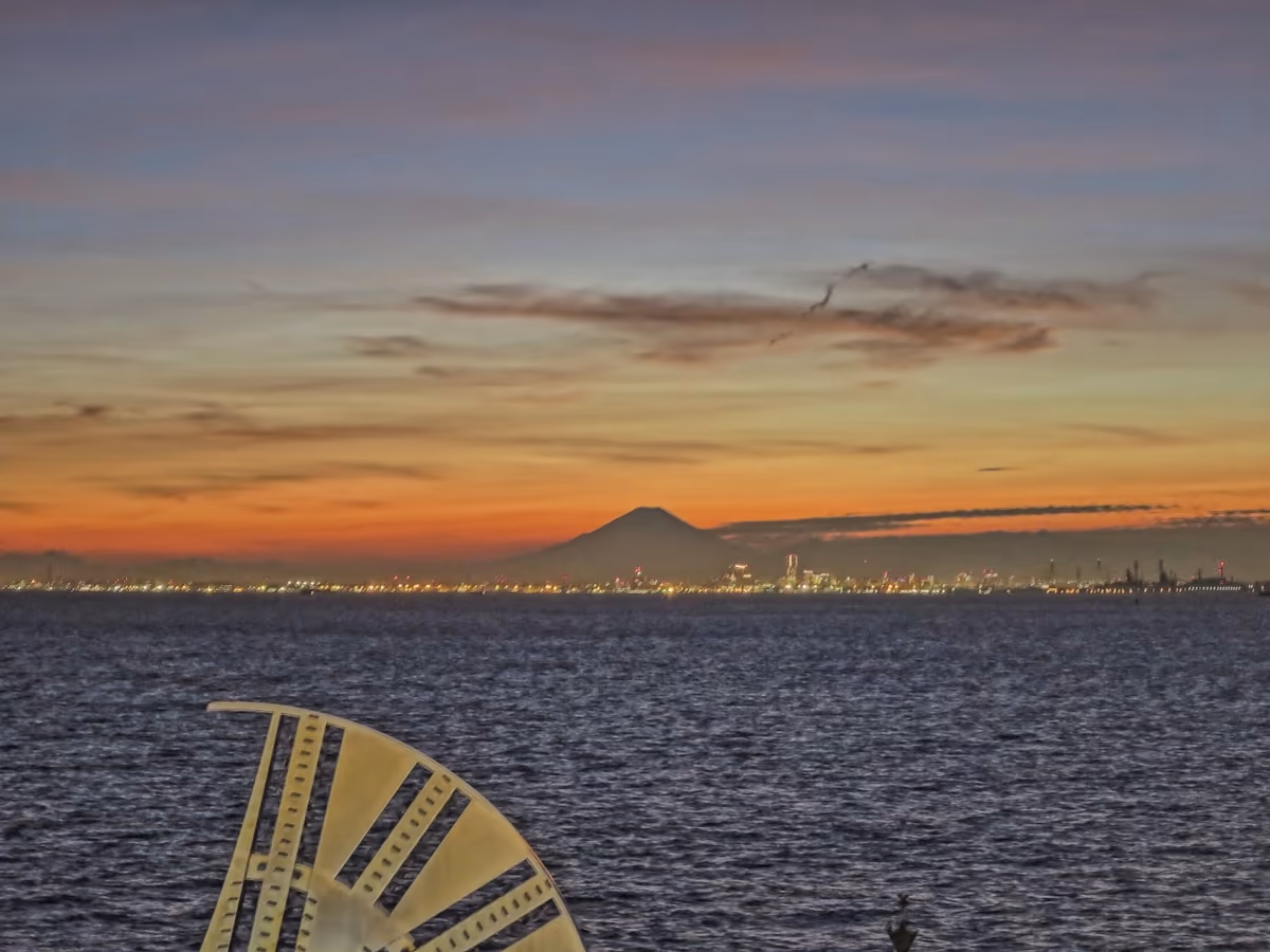 投稿写真：夕富士とみなとみらいの夜景