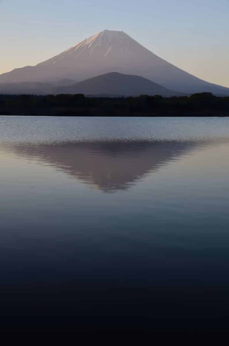 投稿写真：精進湖　夜明けの子抱富士