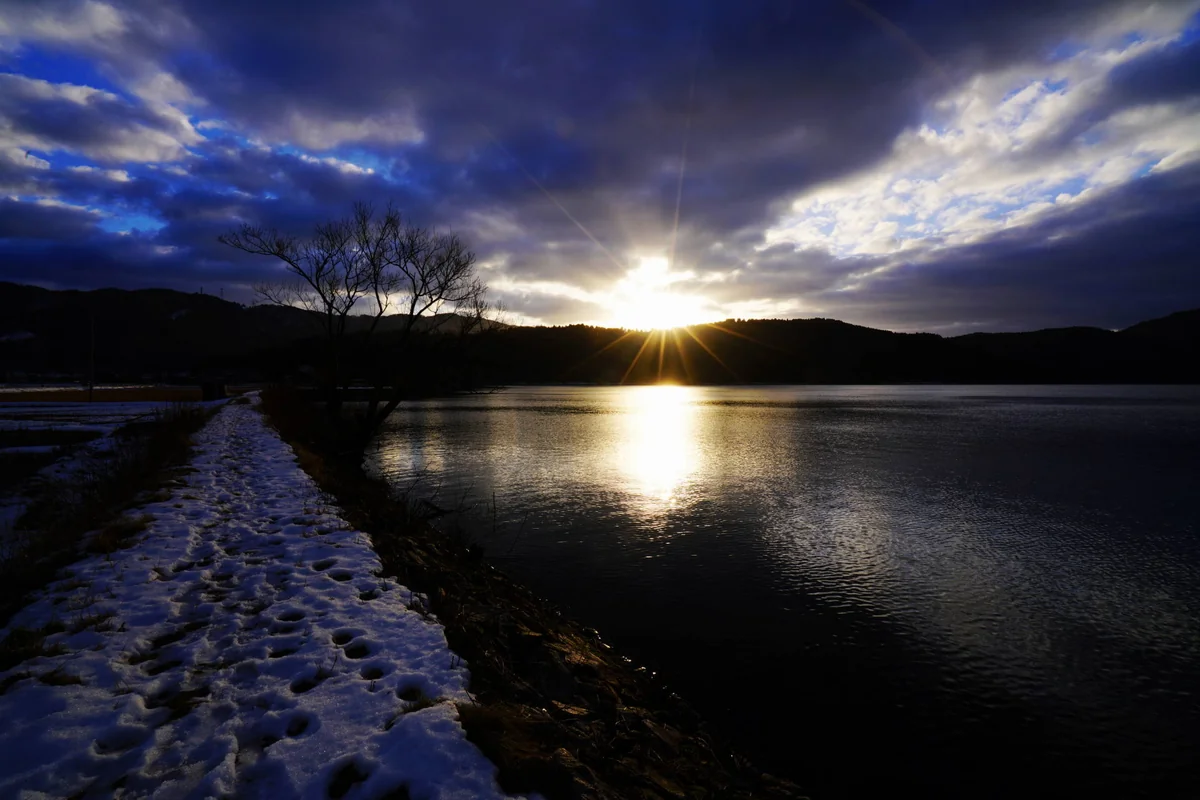投稿写真：余呉湖の夜明け