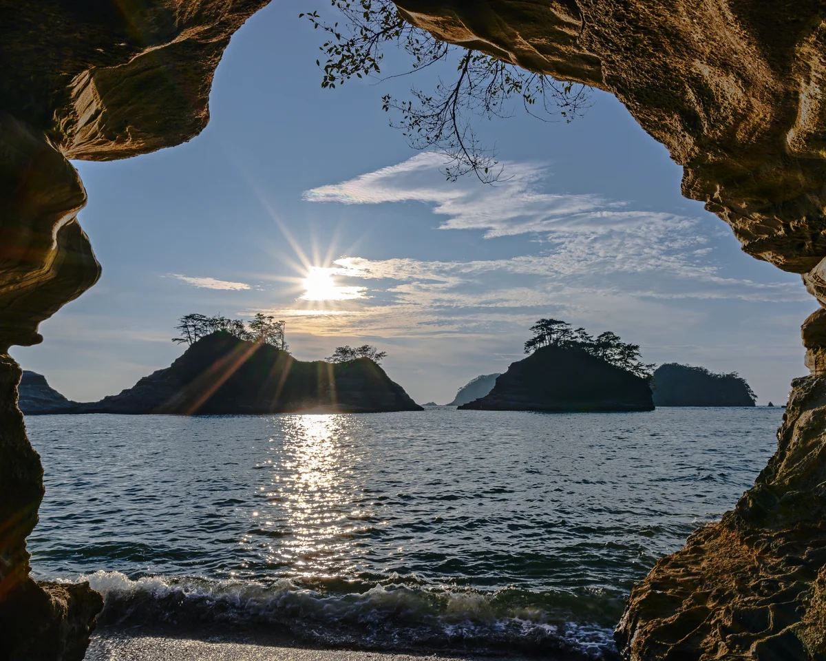 投稿写真：洞窟 ノ 中 カラ