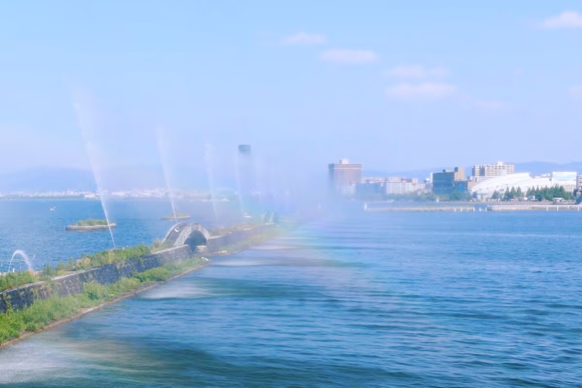 投稿写真：噴水に咲く虹の花