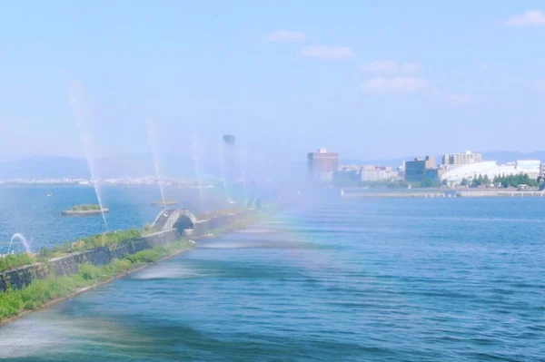 投稿：噴水に咲く虹の花