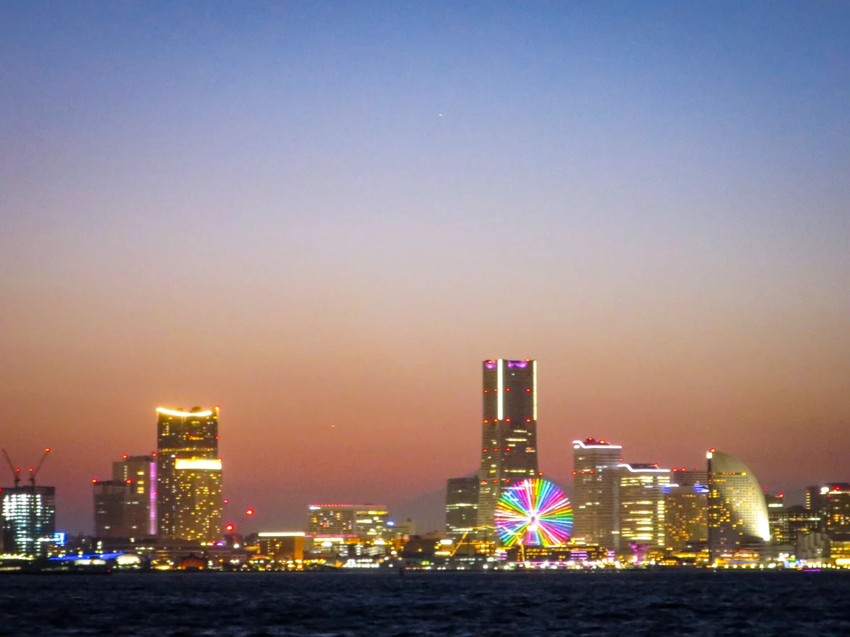 投稿写真：みなとみらいの夜景と金星・水星