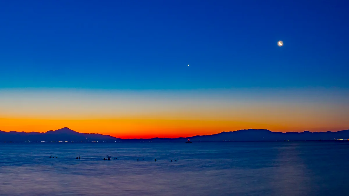 投稿写真：黎明の湖畔