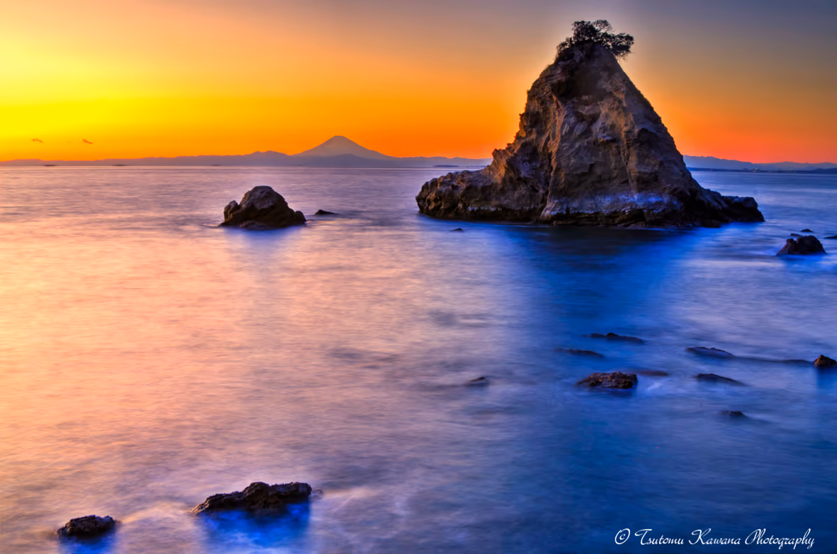 投稿写真：南房総雀島に、夕富士見えり冬の海。。。